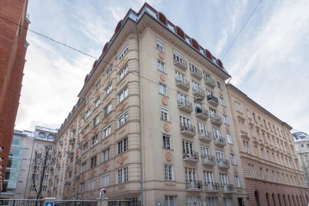 Nice And Cozy Apartment Next To The Parliament Budapest Eksteriør bilde